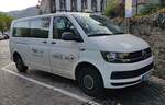 =VW T6 steht als Taxi im Oktober 2022 in Cochem
