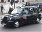 Typisches Taxi in London am 25.09.2013