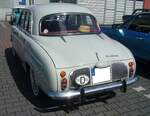 Heckansicht einer Renault Dauphine Ondine aus dem Jahr 1964. Oldtimertreffen an der Burgruine in Essen-Burgaltendorf am 26.05.2024.
