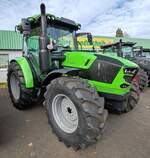 =Deutz 5115 steht im November 2025 bei einem Landmaschinenhändler in Laubach