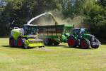LU Schmidt Ronneburg Claas Jaguar 950 (nagelneu) mit Fendt Abfahrern beim Gras Häckseln am 10.08.25 rund um Ronneburg 