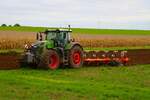 Fendt Vario 942 mit Kuhn Pflug im Oktober 2025 in der Wetterau bei Florstadt 