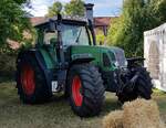 =Fendt Favorit 714 Vario steht auf einer der Ausstellungsflächen beim Bürgerfest  200 Jahre Landkreis Fulda  auf dem Gelände von Schloß Fasanerie im Juni 2022