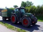 FENDT-Favorit712 Vario hat bei einem Lagerhaus Raps angeliefert;110727