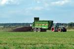 Fendt-Traktor mit Bergmann-Miststreuer  bei Satzvey - 09.09.2015