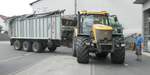 =JCB Fastrac 7270 steht zur Getreideanlieferung auf dem Betriebshof der Raiffeisen-Warenzentrale in Hünfeld, 08-2019