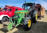 =John Deere 3040, ausgestellt bei der Oldtimerveranstaltung der OLDTIMERFREUNDE OHMTAL in Dannenrod, 09-2025