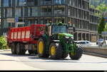 John Deere 6215R unterwegs in Schaan am 30.04.2026