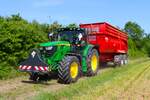 John Deere 6R 155 mit Krampe  Big Body 790 bei Echzell am 29.05.26