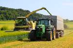 John Deere 6210R 155 und LU Schmerer Krone Big X1180 bei Echzell am 29.05.26