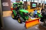 John Deere 3046R am 15.11.25 auf der Agritechnica in Hannover Messe