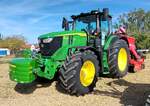 =John Deere 6 R, gesehen bei der Oldtimerausstellung der OLDTIMERFREUNDE OHMTAL in Dannenrod, 09-2025