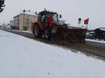 LINDNER GeoTrac 63 mit Schneepflug im Winterdienst; 160104