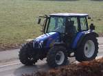 NEWHOLLAND_TL80A ist Frhmorgens Richtung Ried i.I.