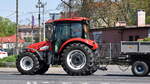 Der türkische Hersteller Başak Traktör mit einem Traktor BASAK Typ? mit Hänger am 04.05.23 in der Stadt Kostrzyn nad Odrą (Polen) gesichtet.