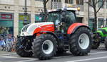 Ein STEYR 6220CVT Traktor am 26.11.19 Nähe Berlin Brandenburger Tor.
