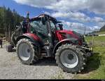 Roter Valtar Traktor auf der Diemtalm am 22.09.2026