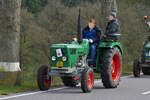 Deutz Traktor, fuhr bei der Rundfahrt nahe Brachtenbach am Ostermontag mit.