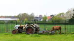   Eicher Tracktor abgestellt auf einer Weide in Gillrath/ Geilenkirchen 21.4.2022
