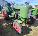 Fendt Dieselross steht bei der Oldtimerveranstaltung der OLDTIMERFREUNDE OHMTAL in Dannenrod, 09-2025