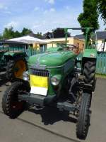 Deutschland, Eifel, Lasel, Oldtimer Traktoren Ausstellung während des autofreien Sonntags am 9.