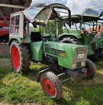 =Fendt Farmer 200 S, gesehen bei der Oldtimerausstellung der Traktorfreunde Wiershausen am Klostergut Hilwartshausen, 05-2023