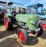 =Fendt Farmer 2, ausgestellt bei der Oldtimerveranstaltung der OLDTIMERFREUNDE OHMTAL in Dannenrod, 09-2025