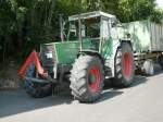 Fendt Favorit 614 LSA mit Hochbordwandh�nger zur Getreideentladung bei der Raiffeisenwarenzentrale in 36088 H�nfeld am 31.07.08