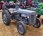 Ferguson, BJ 1953, 2088 ccm, 28 PS, war zum Oldtimertreffen in Warken gekommen. 19.07.2026
