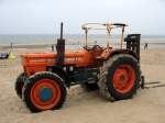 Traktor mit der Aufschrift ROAD LESS 4 W.D Demonstration Tractor No.1 am Strand von Domburg.(25.06.2006)