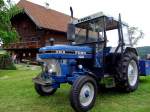 FORD-3910 ist bei weitem nicht so alt, wie der Bauernhof im Hintergrund;110703