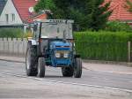 FORD-3910 hat 45PS, und einen Dreizylinder-Dieselmotor mit 3147ccm; 110512