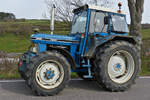 Seitenansicht eines Ford 6610, welcher bei der Rundfahrt nahe Brachtenbach am 10.04.2023 teilnahm. 