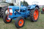Fordson Super Major steht bei der Oldtimerausstellung der Traktorenfreunde Mackenzell im September 2013