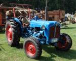 Fordson Dexta steht bei der Oldtimerausstellung in Gudensberg im Juli 2015