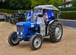 Auch dieser Fordson Super Dexta, BJ 1963, 36 PS, 2302  ccm, nahm an der Rundfahrt beim Oldtimertreffen in Warken teil.