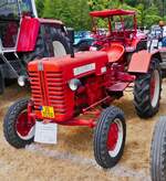 McCormick D 214, BJ 1959, 1088 ccm, 14 PS, war beim Oldtimertreffen in Warken zu sehen.