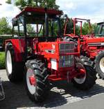 =IHC 824, ausgestellt bei der Traktorenaustellung der Fendt-Freunde Bad Bocklet im Juni 2019
