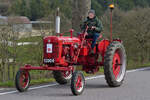 McCormik Farmall Traktor nahm an der Rundfahrt nahe Brachtenbach am Ostermontag teil.