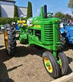 John Deere Typ A, BJ 1950, wurde beim Oldtimertreffen in Nocher zum Verkauf angeboten.