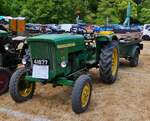 John Deere Lanz 310, BJ 1965, 2490 ccm, 32 PS, stand mit H�nger auf dem Gel�nde des Oldtimertreffens in Warken. 19.07.2026