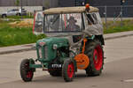 Kramer Traktor, war bei der Rundfahrt durch die Gemeinde Esch Sauer mit dabei.