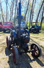 =Lanz steht bei der Oldtimerschau in Wasenberg, 05-2025