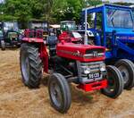 Massey Ferguson 135, BJ 1970, 2500 ccm, 45 PS, war beim Oldtimertreffen in Warken zu sehen.
