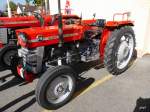 Oldtimer Traktor Massey Ferguson 135 in Bremgarten AG am 18.10.2014