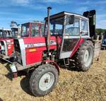 =MF 235, gesehen bei der Oldtimerausstellung der OLDTIMERFREUNDE OHMTAL in Dannenrod, 09-2025