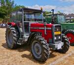 Massey Ferguson 1102, BJ 1977, 5890 ccm, 105 PS, aufgenommen beim Oldtimertreffen in Warken.