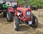 Massey Ferguson DT 7000, 65 PS, 4Zyl, 3300 ccm, Allrad, gebaut bei Landini (I), stand beim Traktorentreffen in Keispelt zum Verkauf.