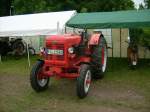 Famulus 40 stand am hinteren Ende der gro�en Wiese beim Bulldogtreffen im AGRA Park 