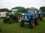 Vorg�nger des Famulus, die Lachtaube RS 04/30 und Famulus RS14/40 auf der Wiese beim Bulldogtreffen im AGRA Park